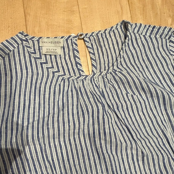 Van heusen breezy blue and white striped blouse - Size XS - Picture 4 of 6